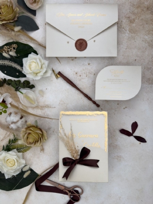 Tırtıklı Kesim Altın Baskılı Akrilik Düğün Davetiyesi