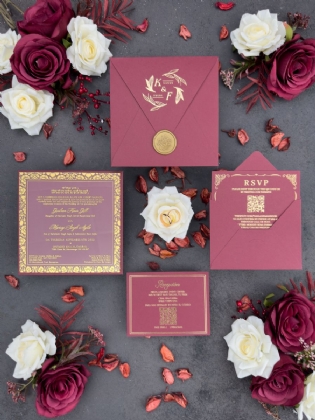 Kenarları Motifli Kare Düğün Davetiyesi