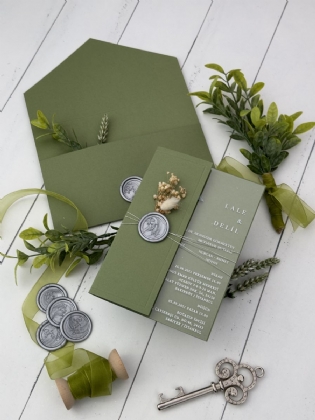 Pembe Uv Baskılı Ve Yaldız Baskılı Şeffaf Akrilik Düğün Davetiyesi