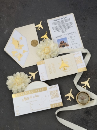 Parlak Bej Ve Gold Baskı Detaylı Pasaport Davetiye