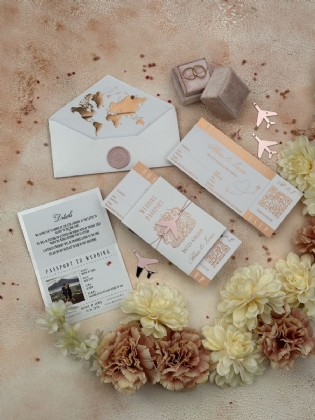 Parlak Bej Ve Rose Yaldız Baskılı Pasaport Davetiye