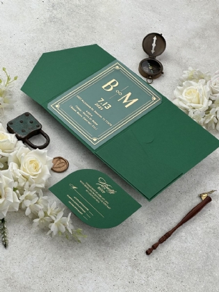 Antik Yeşil Cepli Zarf Ve Özel KEsim Rsvp Kartlı Şeffaf Akrilik Düğün Davetiyesi